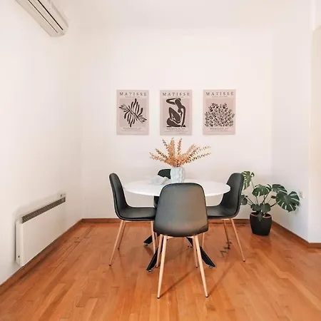 Urban Apartment-city Center!